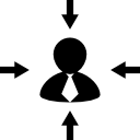 flechas en diferentes direcciones apuntando al empresario 