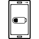 teléfono móvil con símbolo de estado de la batería en pantalla 